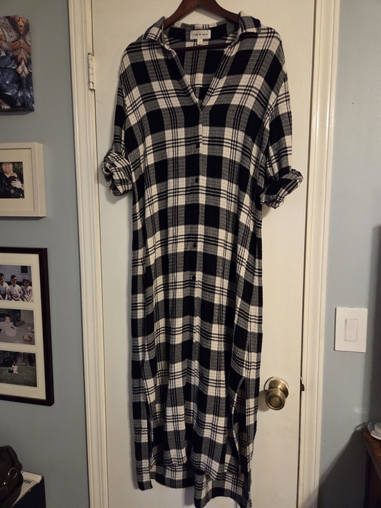 cloth & stone Dresses & Skirts - Cloth & Stone Black White Plaid Maxi Shirt Dress